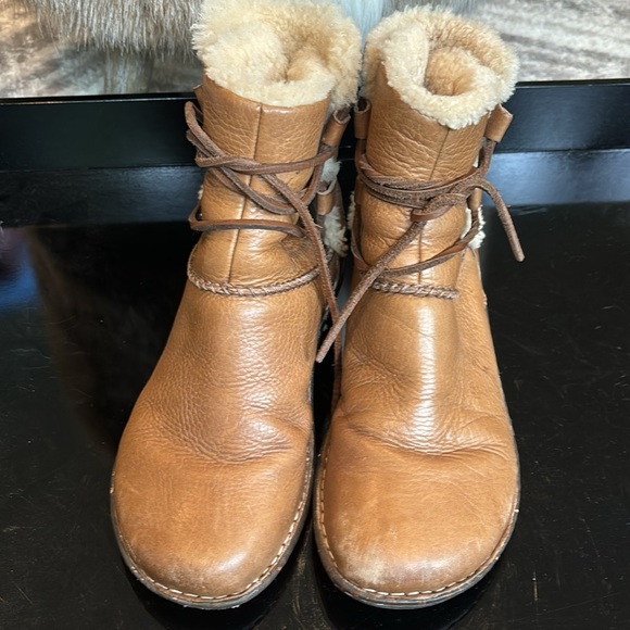 UGG cassia 1932 boots leather Sherpa short tie size 8 - Picture 8 of 9